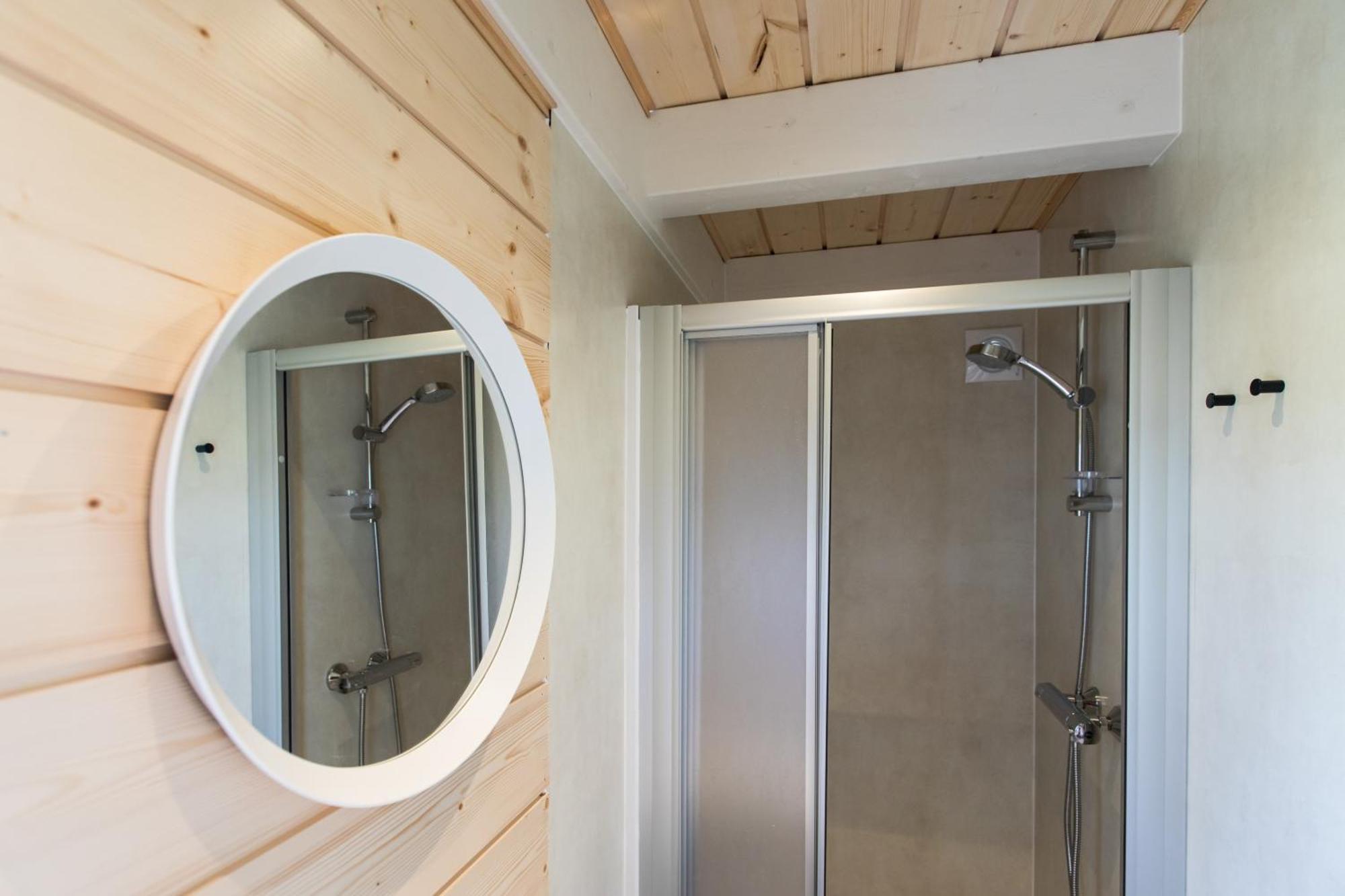 Tiny House - Optioneel Met Hottub Apartman Dokkum Kültér fotó