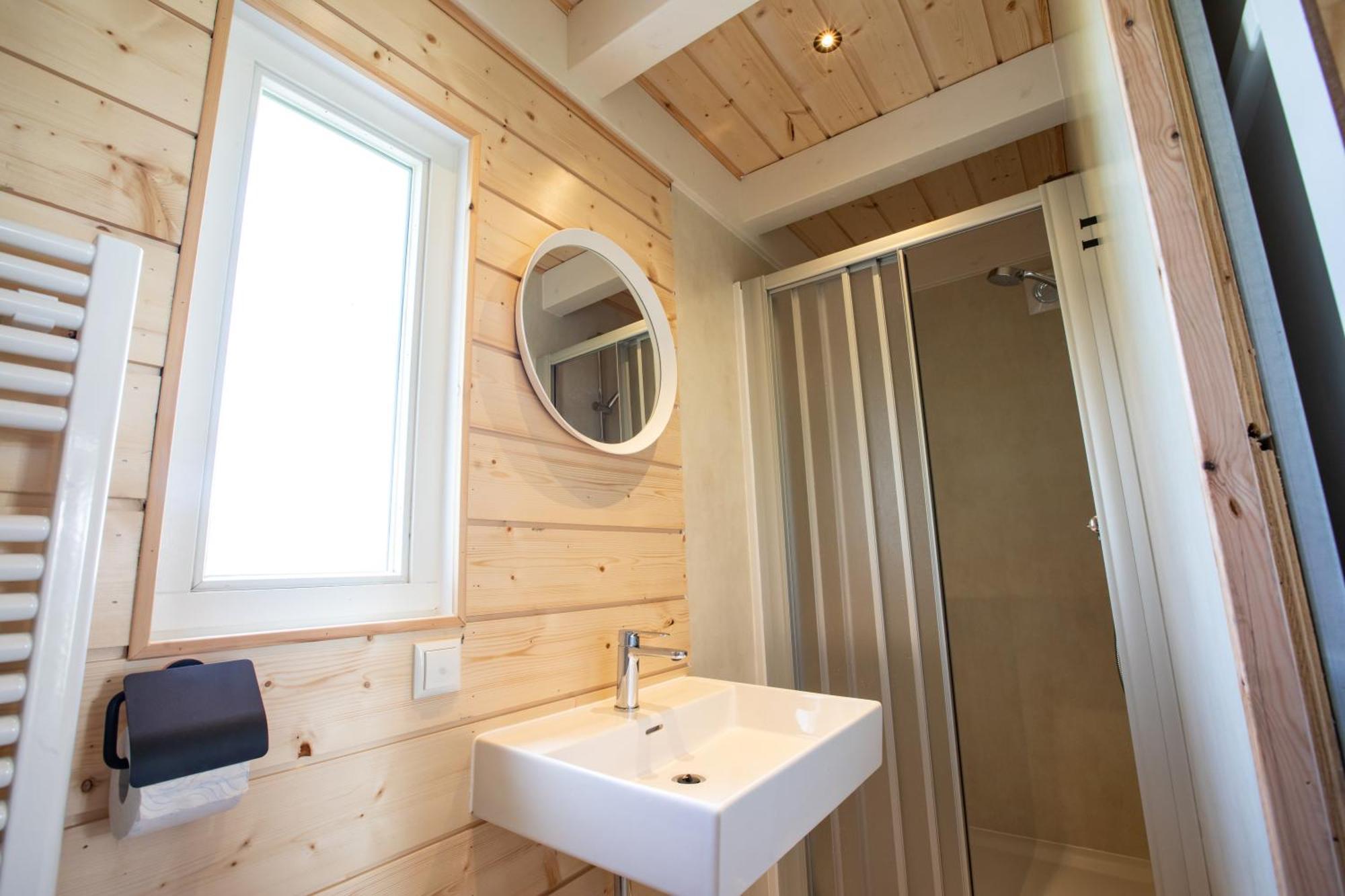Tiny House - Optioneel Met Hottub Apartman Dokkum Kültér fotó